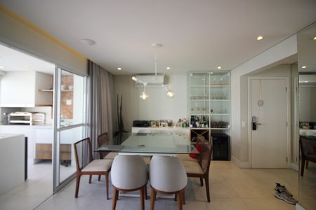 Apartamento à venda com 123m², 3 quartos e 2 vagasSala