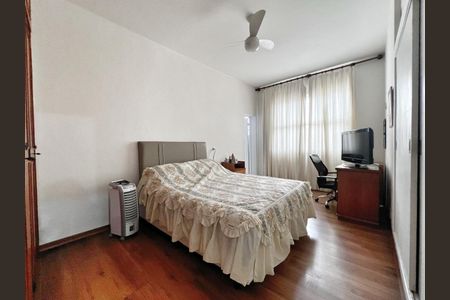 Casa à venda com 503m², 4 quartos e 3 vagas Casa à venda com 503m², 4 quartos e 3 vagasSuíte 2