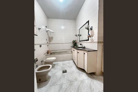 Casa à venda com 503m², 4 quartos e 3 vagas Casa à venda com 503m², 4 quartos e 3 vagasSuíte 1 Banheiro