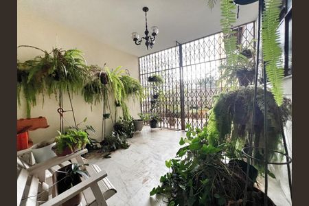 Casa à venda com 503m², 4 quartos e 3 vagas Casa à venda com 503m², 4 quartos e 3 vagasÁrea comum