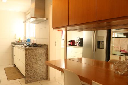 Apartamento à venda com 118m², 3 quartos e 3 vagasCozinha