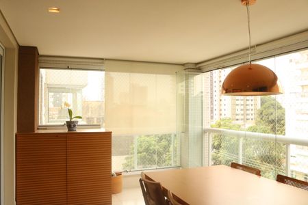 Apartamento à venda com 118m², 3 quartos e 3 vagasVaranda Sala