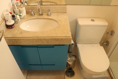 Apartamento à venda com 118m², 3 quartos e 3 vagasBanheiro da Suíte 2