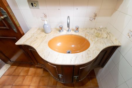 Casa à venda com 390m², 5 quartos e 4 vagasBanheiro Social