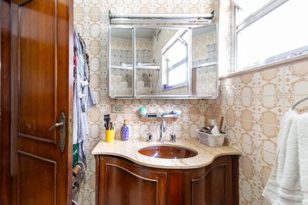 Casa à venda com 390m², 5 quartos e 4 vagasBanheiro da Suíte