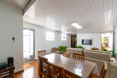 Casa à venda com 390m², 5 quartos e 4 vagasSala de TV