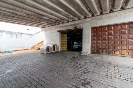 Casa à venda com 390m², 5 quartos e 4 vagasGaragem