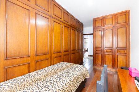 Casa à venda com 390m², 5 quartos e 4 vagasQuarto 2