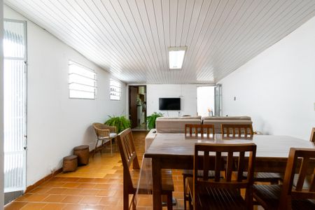 Casa à venda com 390m², 5 quartos e 4 vagasSala de TV