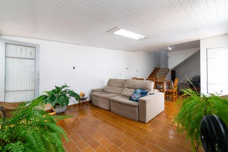 Casa à venda com 390m², 5 quartos e 4 vagasSala de TV