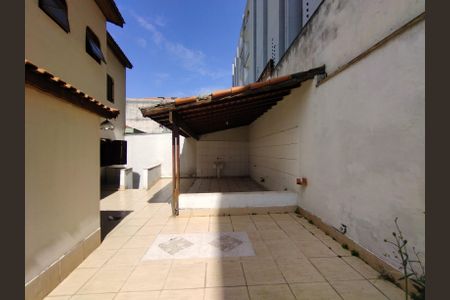 Apartamento à venda com 188m², 3 quartos e 4 vagas Apartamento à venda com 188m², 3 quartos e 4 vagasQuintal