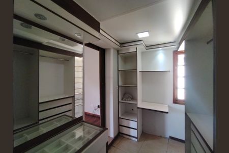 Apartamento à venda com 188m², 3 quartos e 4 vagas Apartamento à venda com 188m², 3 quartos e 4 vagasCloset da Suíte