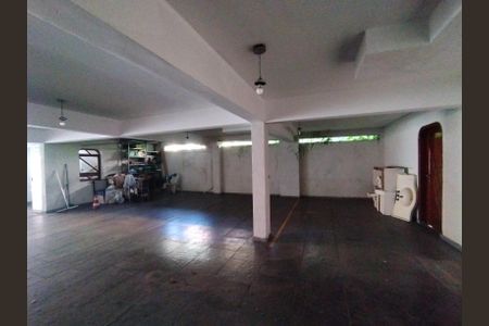 Apartamento à venda com 188m², 3 quartos e 4 vagas Apartamento à venda com 188m², 3 quartos e 4 vagasGaragem