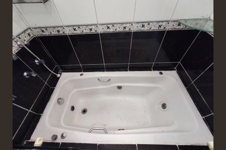 Apartamento à venda com 188m², 3 quartos e 4 vagas Apartamento à venda com 188m², 3 quartos e 4 vagasBanheiro da Suíte