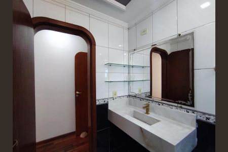 Apartamento à venda com 188m², 3 quartos e 4 vagas Apartamento à venda com 188m², 3 quartos e 4 vagasBanheiro da Suíte