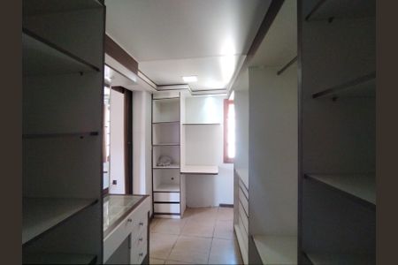 Apartamento à venda com 188m², 3 quartos e 4 vagas Apartamento à venda com 188m², 3 quartos e 4 vagasCloset da Suíte