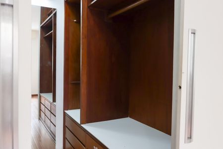 Apartamento à venda com 135m², 2 quartos e 1 vagaCloset