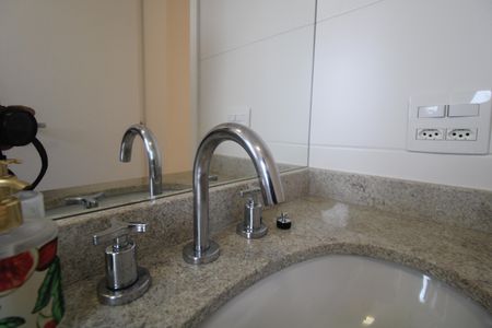 Apartamento à venda com 81m², 2 quartos e 1 vagaBanheiro da Suíte 2