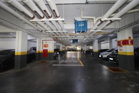 Apartamento à venda com 81m², 2 quartos e 1 vagaÁrea de manobra