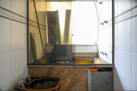 Casa para alugar com 443m², 4 quartos e 5 vagas Casa para alugar com 443m², 4 quartos e 5 vagasBanheiro Suíte 3