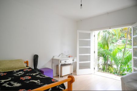 Casa para alugar com 443m², 4 quartos e 5 vagas Casa para alugar com 443m², 4 quartos e 5 vagasQuarto 3- Suíte