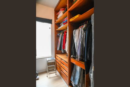 Casa para alugar com 443m², 4 quartos e 5 vagas Casa para alugar com 443m², 4 quartos e 5 vagasCloset Quarto 3