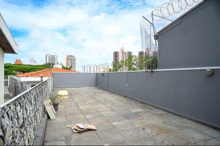 Casa para alugar com 443m², 4 quartos e 5 vagas Casa para alugar com 443m², 4 quartos e 5 vagasTerraço