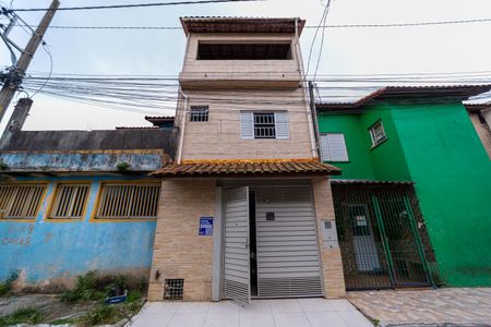 Casa à venda com 180m², 2 quartos e 1 vaga Casa à venda com 180m², 2 quartos e 1 vagaFachada
