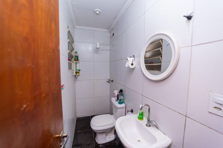 Casa à venda com 180m², 2 quartos e 1 vaga Casa à venda com 180m², 2 quartos e 1 vagaBanheiro