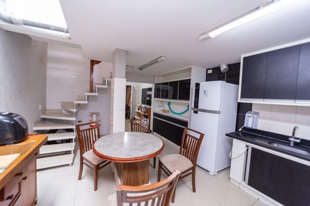 Casa à venda com 180m², 2 quartos e 1 vaga Casa à venda com 180m², 2 quartos e 1 vagaCozinha