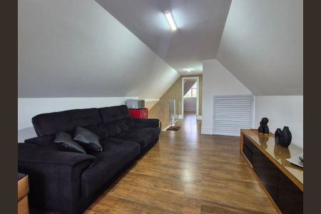 Casa de condomínio à venda com 350m², 3 quartos e 2 vagasSótão