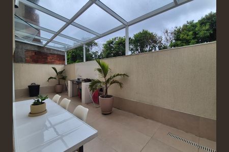 Casa de condomínio à venda com 350m², 3 quartos e 2 vagasÁrea externa