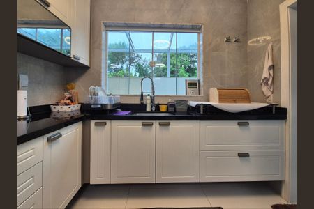 Casa de condomínio à venda com 350m², 3 quartos e 2 vagasCozinha