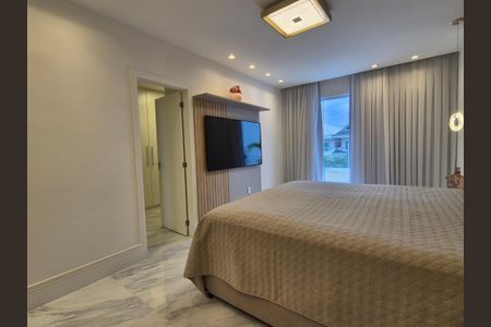 Casa de condomínio à venda com 350m², 3 quartos e 2 vagasSuite 1