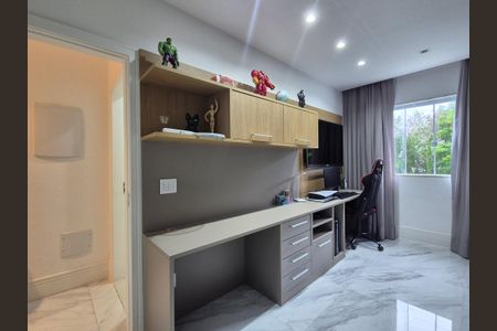 Casa de condomínio à venda com 350m², 3 quartos e 2 vagasSuite 3