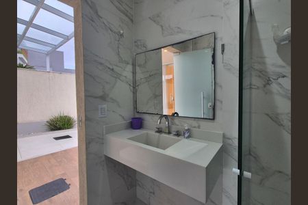 Casa de condomínio à venda com 350m², 3 quartos e 2 vagasBanheiro externo