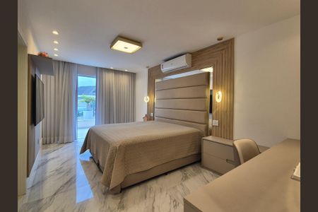 Casa de condomínio à venda com 350m², 3 quartos e 2 vagasSuite 1