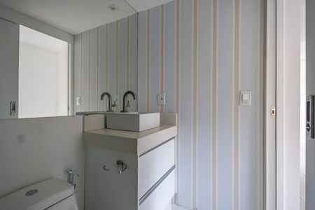 Apartamento à venda com 67m², 2 quartos e 1 vaga Apartamento à venda com 67m², 2 quartos e 1 vagaBanheiro Social