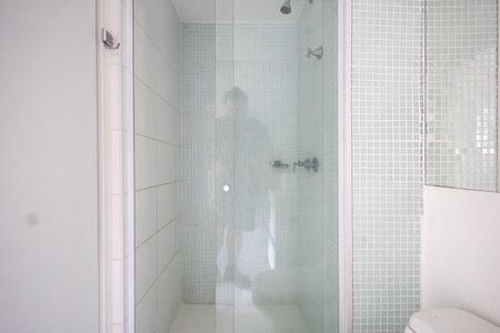 Apartamento à venda com 67m², 2 quartos e 1 vaga Apartamento à venda com 67m², 2 quartos e 1 vagaBanheiro Social