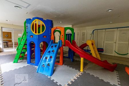 Apartamento à venda com 67m², 2 quartos e 1 vaga Apartamento à venda com 67m², 2 quartos e 1 vagaPlayground