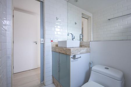 Apartamento à venda com 67m², 2 quartos e 1 vaga Apartamento à venda com 67m², 2 quartos e 1 vagaBanheiro Suite