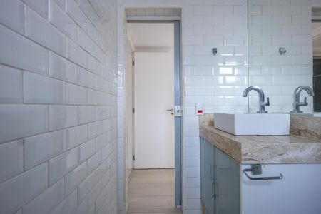 Apartamento à venda com 67m², 2 quartos e 1 vaga Apartamento à venda com 67m², 2 quartos e 1 vagaBanheiro Suite