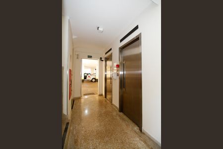 Apartamento à venda com 65m², 2 quartos e 1 vagaElevador