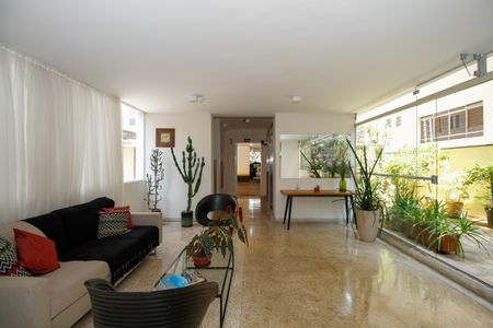 Apartamento à venda com 65m², 2 quartos e 1 vagaHall Social