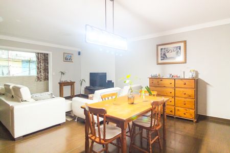 Casa para alugar com 360m², 3 quartos e 2 vagasSala