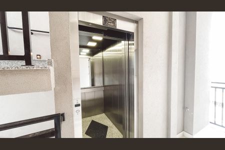 Apartamento à venda com 40m², 1 quarto e sem vagaElevador