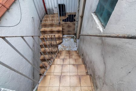 Casa à venda com 92m², 3 quartos e 2 vagasEscada