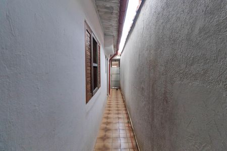 Casa à venda com 92m², 3 quartos e 2 vagasCorredor