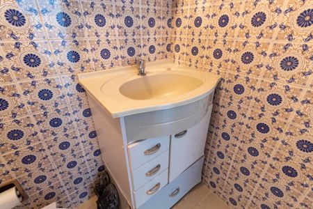 Casa à venda com 92m², 3 quartos e 2 vagasBanheiro