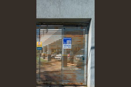 Apartamento à venda com 69m², 3 quartos e 1 vagaPlaca de vende instalada na fachada do prédio (GANU-149)